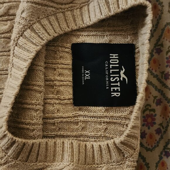 Hollister icon logo knit jumper in sand - Picture 3 of 5